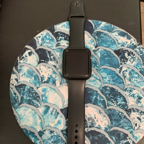 Apple Watch Series 2 - Picture 2 of 3